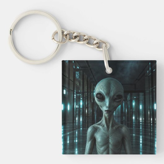 Mysterious Grey Alien Sleutelhanger (voorkant)
