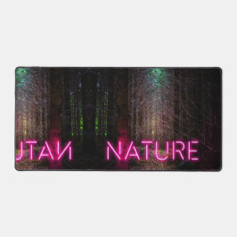 Mysterious spruce forest natuur neon magenta bureaumat