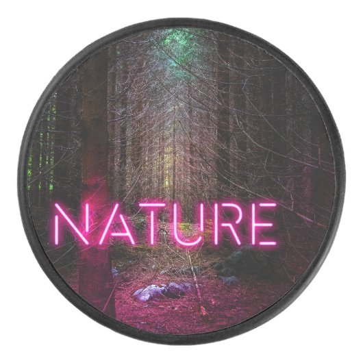 Mysterious spruce forest natuur neon magenta-teken hockey puck (Voorkant)
