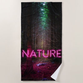 Mysterious spruce forest natuur neon magenta-teken strandlaken