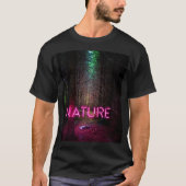 Mysterious spruce forest natuur neon magenta-teken t-shirt (Voorkant)