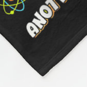 Mystery Machine Of Diagnostics Lab Week 2025 Med L Fleece Deken (Hoek)