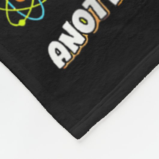 Mystery Machine Of Diagnostics Lab Week 2025 Med L Fleece Deken (Hoek)