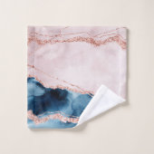 Mystic Elegance | Blauwgroen Blauwe en Roos Gouden Bad Handdoek (Wasdoekje)