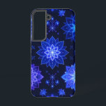 Mystic Glow Blue Paarse telefoonhoesje Samsung Galaxy Hoesje<br><div class="desc">Bescherm uw Samsung Galaxy S22 in betoverende stijl met deze Tough Phone Case. Met een boeiend naadloos patroon van gloeiend blauw en paarse bloemen en abstracte motieven tegen een diep donkere achtergrond. Het ingewikkelde ontwerp lijkt op mystieke sneeuwvlokken of hemelse ornamenten, die een lichtgevend, etherisch licht uitstralen dat lijkt te...</div>