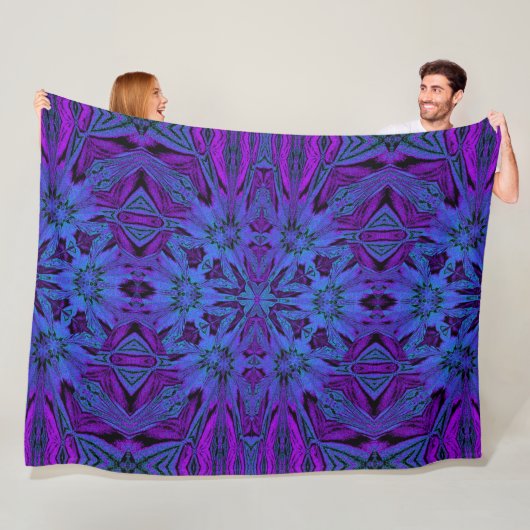 Mystic in blauw fleece deken (In situ)