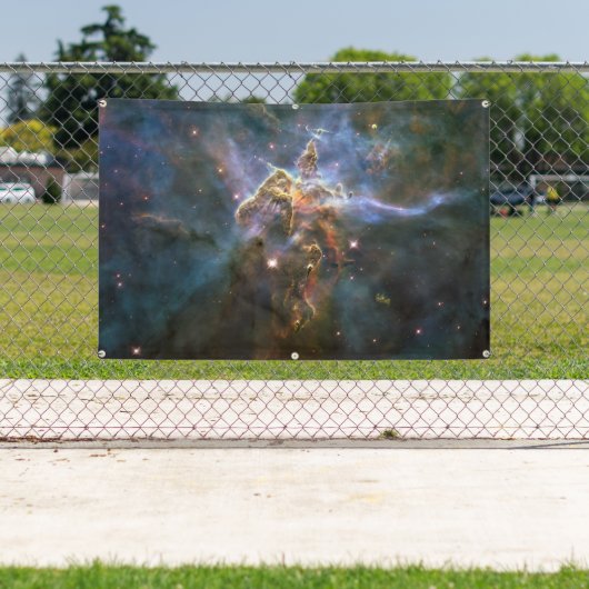 Mystic Mountain in Carina Nebula Hubble Space Spandoek (Insitu)