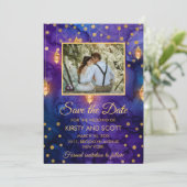 Mystic Paarse Night Lantern Bokeh Save the Date Kaart (Staand voorkant)