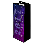 Mystic-Topaz Afstudeerder | Jaar Blauw Roze Paarse Wijn Cadeautas (Achterkant Gekanteld)