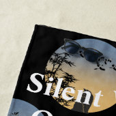 Mystical Black Cat Japanese Bamboo Beach Towel Strandlaken (In situ)