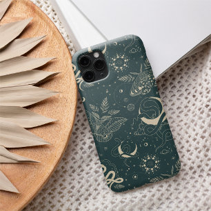 Mystical Celestial Night Moth & Serpent Pattern iPhone 16 Hoesje