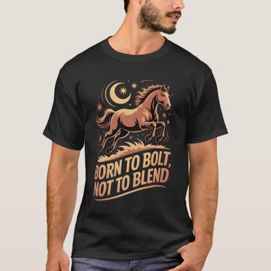 Mystiek Paard T-shirt – Born to Bolt, Not to Blend (Voorkant)