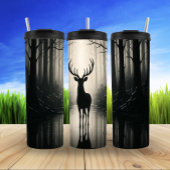 Mystiek toneel, reflecties van het bos thermosbeker