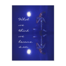 Mystieke blauwe Boeddha reflectie met citaat