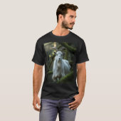 Mystieke boskat tussen mos | Dark Fantasy T-shirt (Voorkant volledig)