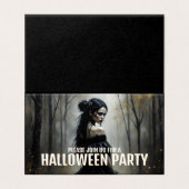 Mystieke dame in donker Halloween bos - Uitnodigin Kaart (Buitenkant ongevouwen)