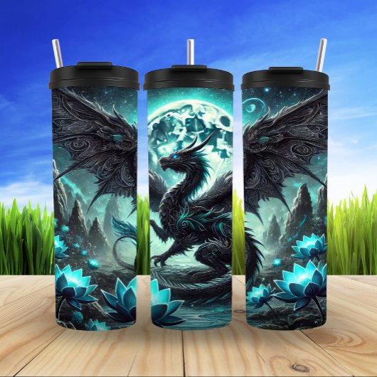 Mystieke draak onder maanlicht gloed thermosbeker
