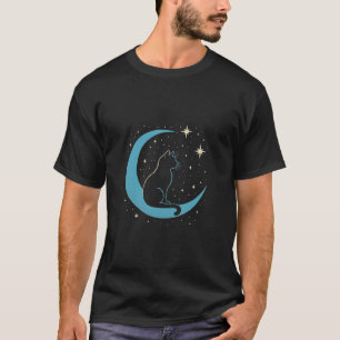 Mystieke kat in blauwe maannachtelijke hemel t-shirt