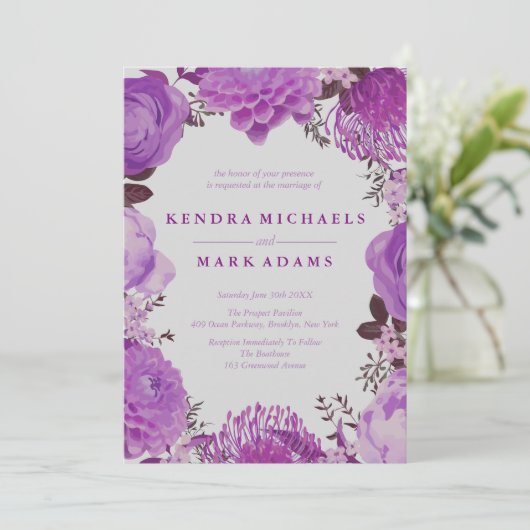 Mystieke Paarse Bloemenkrans Uitnodigingen (Staand voorkant)