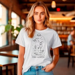 Mystieke Tarot Kaart Bachelorette Feest De Coven T-shirt<br><div class="desc">Dit ontwerp heeft een mystiek tarotkaartontwerp met moderne hemelse lettertypen. Bekijk het hele collectie voor meer overeenkomende objecten!</div>