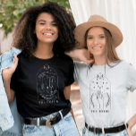Mystieke Tarot Kaart Bachelorette Feest De Coven T-shirt<br><div class="desc">Dit ontwerp heeft een mystiek tarotkaartontwerp met moderne hemelse lettertypen. Bekijk het hele collectie voor meer overeenkomende objecten!</div>