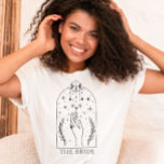 Mystieke Tarot Kaart De Bruid Bachelorette Party T-shirt<br><div class="desc">Dit ontwerp is voorzien van een mystiek hemels tarotkaart geïnspireerd ontwerp. Bekijk het hele collectie voor meer overeenkomende objecten!</div>
