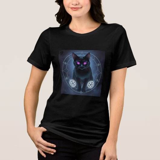 Mystieke zwarte kat in Magic Circle Tri-Blend Shirt (Voorkant)