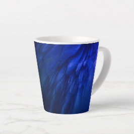 Mystische vleugels met diepblauwe veren latte mok