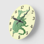 mythische fantasiekertje schattige groene draak ronde klok (Hoek)