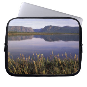N.A., Canada, Newfoundland, Gros Morne Nationaal Laptop Sleeve