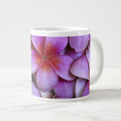 N.A., Verenigde Staten, Maui, Hawaii. Roze Plumeri Grote Koffiekop (Voorkant rechts)