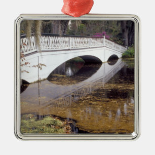 N.A., VS, South Carolina, Charleston.  Magnolia Metalen Ornament