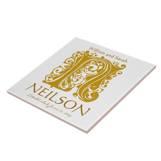 N Gold Monogram op White - Names Wedding Date Tile Tegeltje (Zijkant)