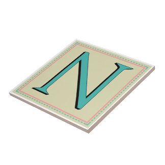 N MONOGRAM-BRIEF TEGELTJE