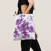 N monogram paarse bloem bloemenstrand tote bag (Dichtbij)
