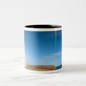 NA, Canada, Prince Edward Island. Cape Tryon Tweekleurige Koffiemok (Center)