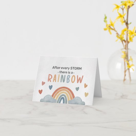 Na elk Storm is er een regenboogIVF-Baby Kaart (Gele Bloem)