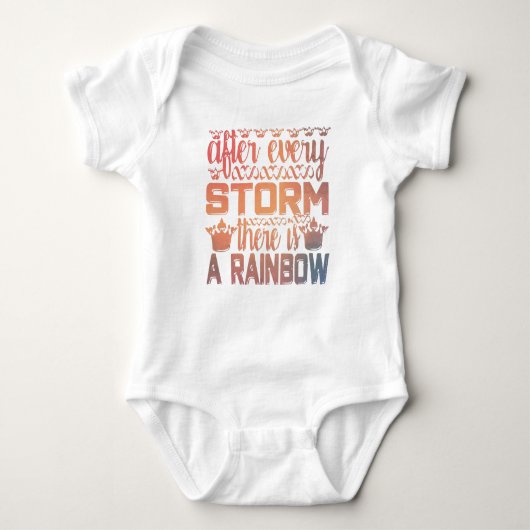 Na elk Storm is er een regenboogmin-Baby Romper (Voorkant)