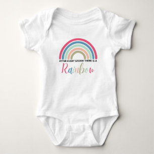 Na elk Storm is er een regenboogregenboog Romper
