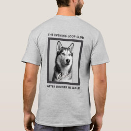 Na het eten wandelen we met de hondenliefhebber aa t-shirt