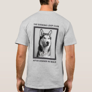 Na het eten wandelen we met de hondenliefhebber aa t-shirt