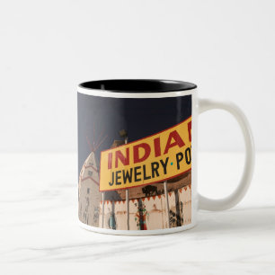 NA, VS, Arizona, Lupton Yellowhorse Indian Tweekleurige Koffiemok