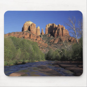 NA, VS, Arizona, Sedona. Cathedral Rock en Oak Muismat