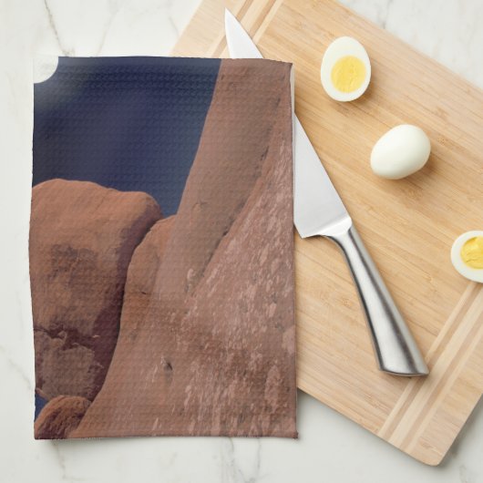 NA, VS, Utah, Arches National Park. Delicate Theedoek (Quarter Fold)