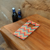 Naadloos geometrisch vormpatroon creditkaart flessenopener