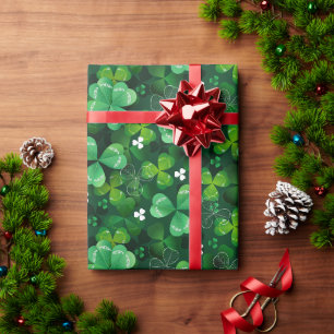 Naadloos met groene klaver cadeaupapier