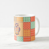 Naadloos patchwork-uil patroon. achtergrond koffiemok (Voorkant rechts)