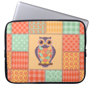Naadloos patchwork-uil patroon.  achtergrond laptop sleeve
