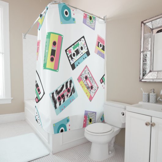 Naadloos patroon met geluidstapes in retro 80s sto douchegordijn (In situ)