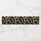 Naadloos patroon met gouden libellen waterfles etiket (Enkel label)